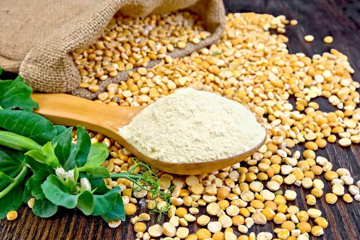 How is pea protein made: a spoonful of pea flour