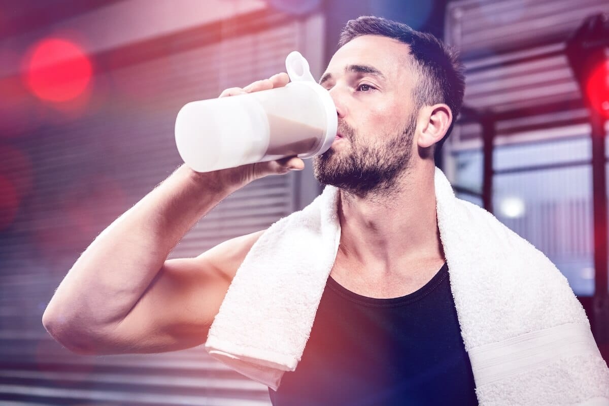 Protein shake before or after workout: man drinking his protein shake
